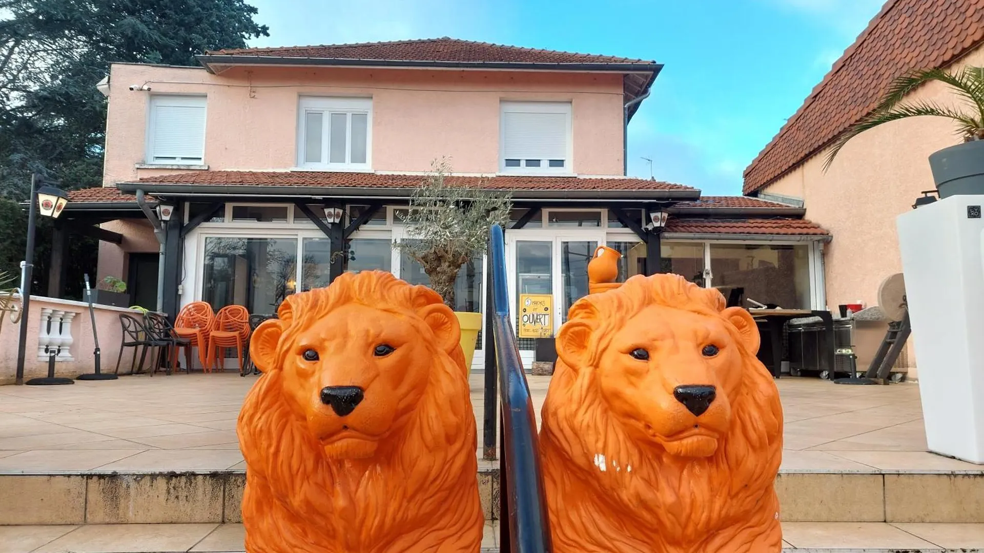 Hotel O9 Marches Rillieux-la-Pape フランス
