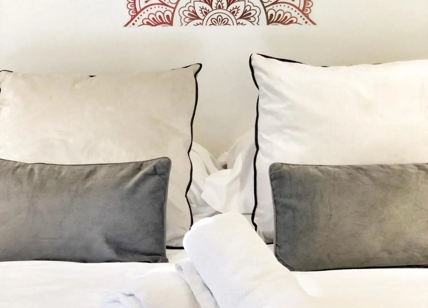 Hotel O9 Marches Rillieux-la-Pape Francia
